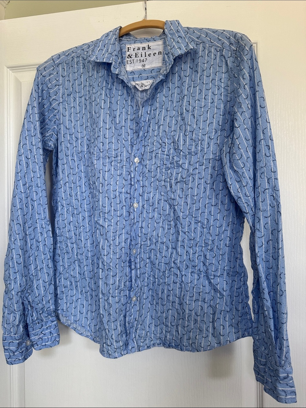 Frank & Eileen Light Blue Printed Long-Sleeve Button-Down Shirt